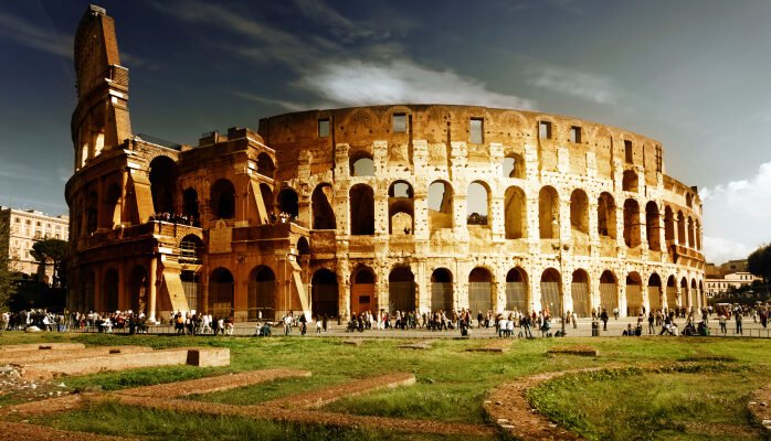 Explorando la historia y grandeza del Coliseo de Roma en Italia