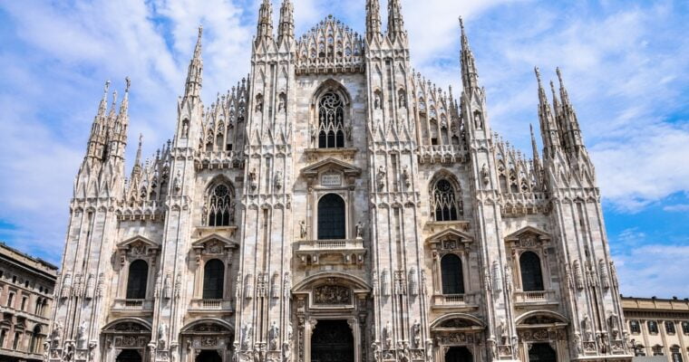La catedral de Milán: un impresionante testimonio de la arquitectura gótica, ¡descubre lo impresionante que es esta obra maestra!